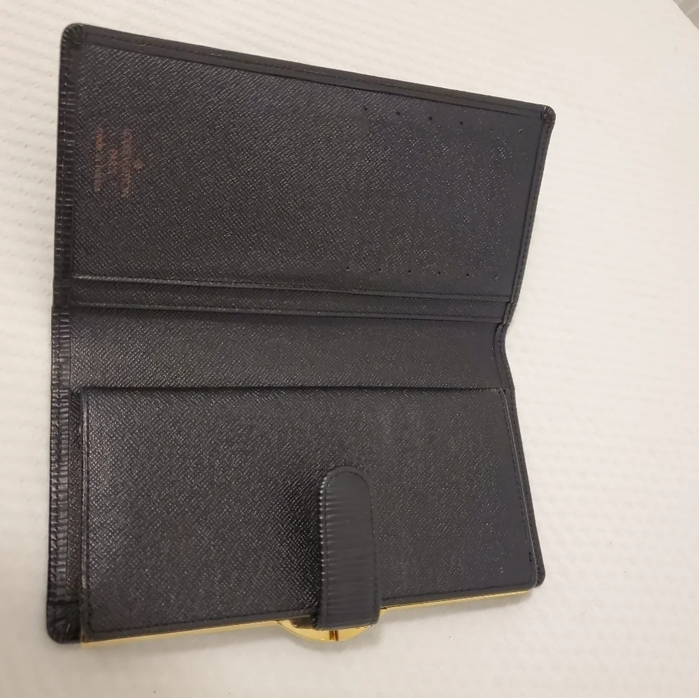 Louis Vuitton Epi Black Leather Kisslock Close Wallet, 2007